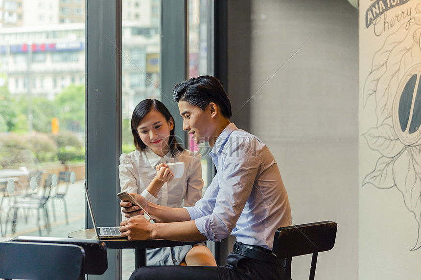 优克联(UCL.US)盘前骤降!Q2总营收减少13% 业绩前景不及预期