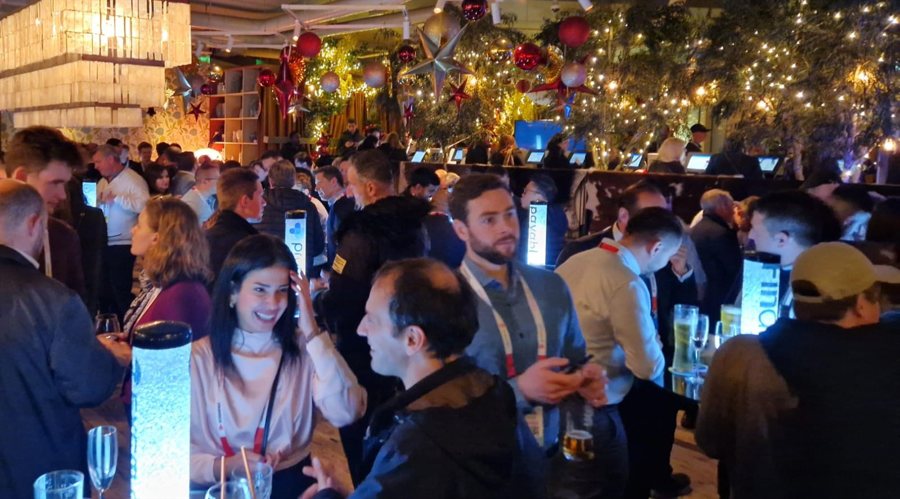 A股公告精选 | 年内首只10倍股上纬新材(688585.SH)遭停牌核查