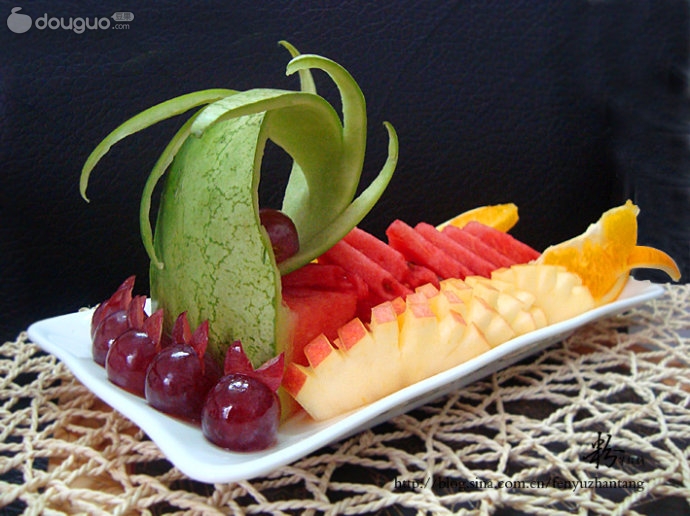 港股收盘(08.05) | 恒指收涨0.68% 医药股再起升势 心动公司(02400)盈喜后大涨24%